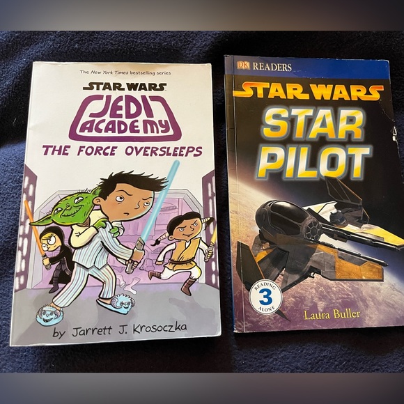Chapter Books & Graphic Novels: Star Wars, Dogman, Ninjago, Jedi Academy, etc - Picture 2 of 11